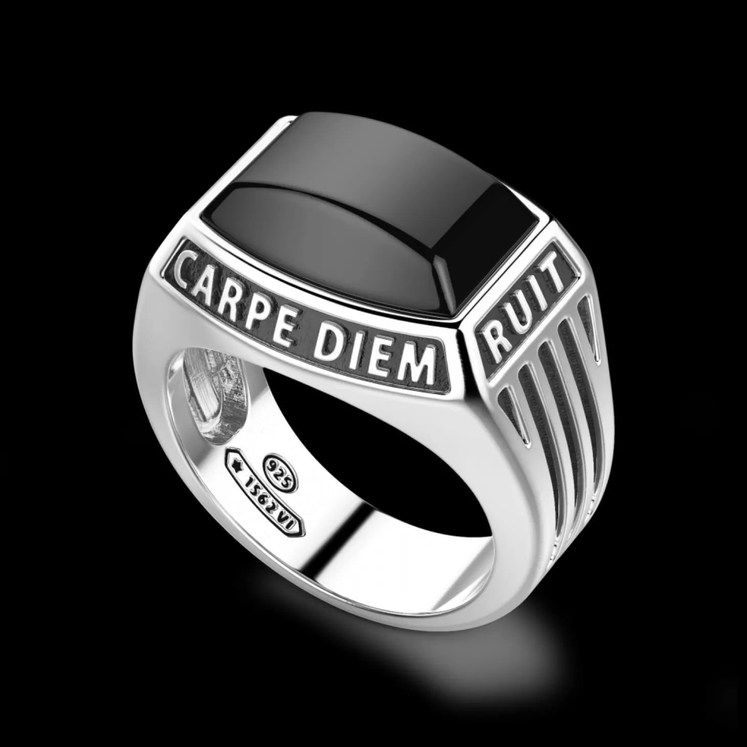Zancan Gioielli Anello Zancan In Argento Con Scritta In Latino E Pietra Onice.> Anelli
